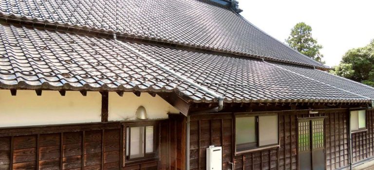 電動シャッターの安全安心を守るための日常管理と修理業者選びのポイント 電動シャッターの安全安心を守るための日常管理と修理業者選びのポイント